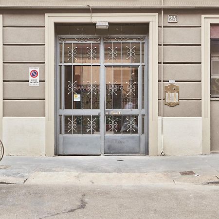 Elegante Appartamento Minimal Dai Tocchi Botanici Mailand Exterior foto