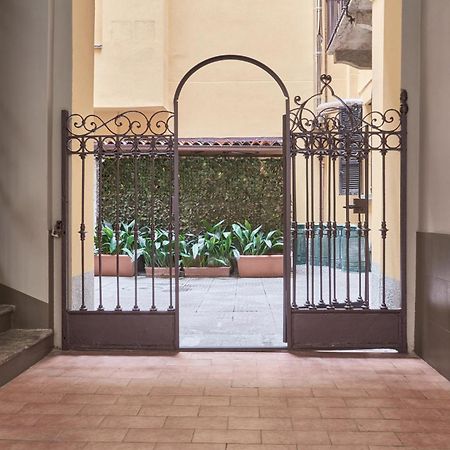 Elegante Appartamento Minimal Dai Tocchi Botanici Mailand Exterior foto
